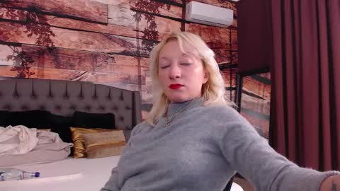Natalie online show from 12/17/25, 08:09