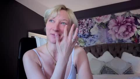 Natalie online show from 05/16/26, 06:21