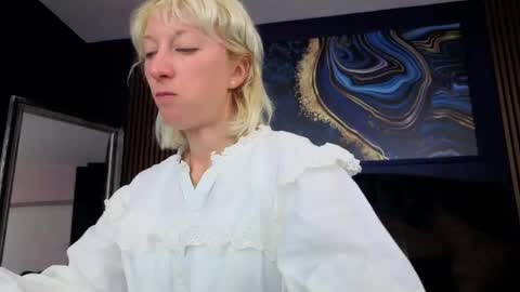 Natalie online show from 05/20/26, 06:41