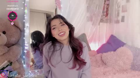 Snapshot of natalie_jaensen chatting on 11/07/25, 02:44 online show from 11/07/25, 02:44