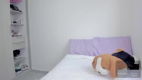 Snapshot of natalie_jaensen chatting on 11/14/25, 09:57 online show from 11/14/25, 09:57