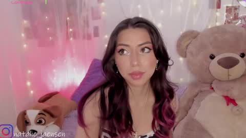 Snapshot of natalie_jaensen chatting on 12/05/25, 04:47 online show from 12/05/25, 04:47