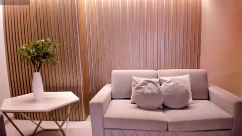 Natalie Lewis online show from 07/12/26, 11:45