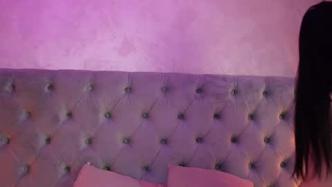 Natalie online show from 11/08/25, 02:34