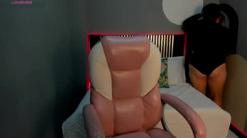 Snapshot of nataly_freckles chatting on 06/08/26, 02:50 N A T A L Y online show from 06/08/26, 02:50