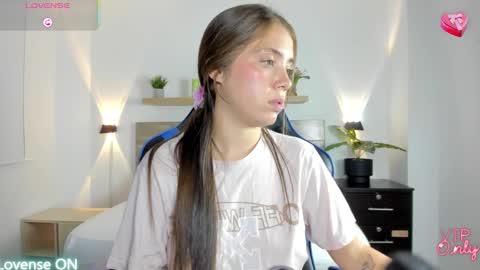 Snapshot of nataly_rodri chatting on 01/11/26, 02:05 Nataly online show from 01/11/26, 02:05