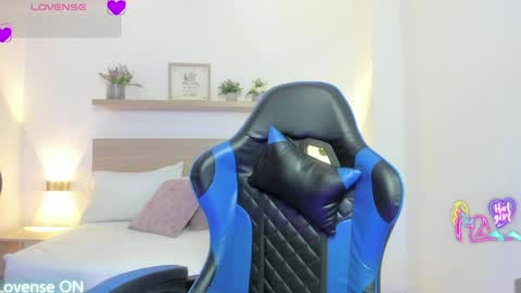 Snapshot of nataly_rodri chatting on 04/02/26, 02:20 Nataly online show from 04/02/26, 02:20