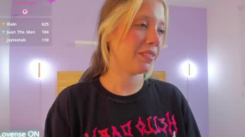 Snapshot of nataly_rodri chatting on 05/15/26, 10:50 Nataly online show from 05/15/26, 10:50