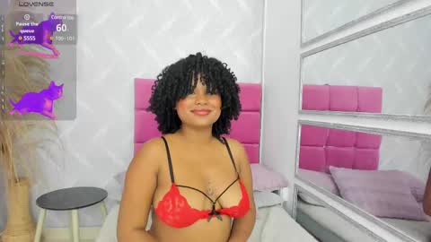 Snapshot of nataly_velez chatting on 03/08/25, 04:06 Naty online show from 03/08/25, 04:06