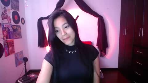 Snapshot of natalyescobar_lx chatting on 12/23/24, 02:17 Nataly Escobar online show from 12/23/24, 02:17