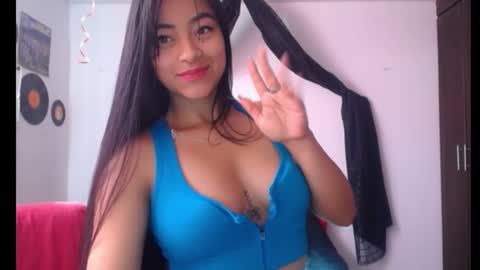 Snapshot of natalyescobar_lx chatting on 01/18/25, 02:02 Nataly Escobar online show from 01/18/25, 02:02