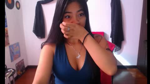 Snapshot of natalyescobar_lx chatting on 01/20/25, 01:42 Nataly Escobar online show from 01/20/25, 01:42