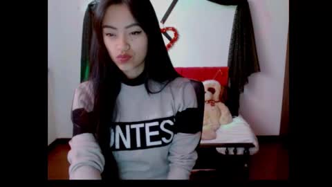 Snapshot of natalyescobar_lx chatting on 03/03/25, 12:05 Nataly Escobar online show from 03/03/25, 12:05