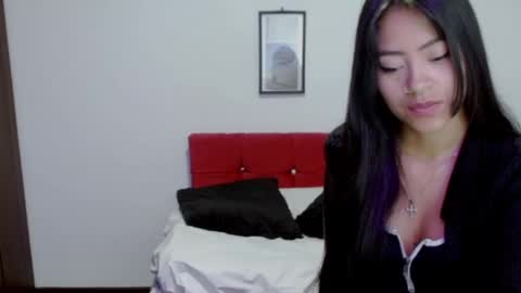 Nataly Escobar online show from 11/24/25, 01:11