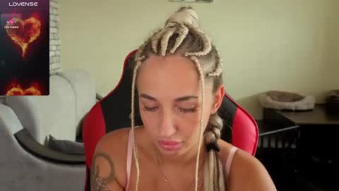 Nataly online show from 07/25/26, 10:24