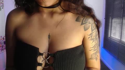 Snapshot of natalygreww chatting on 09/30/25, 09:09   online show from 09/30/25, 09:09