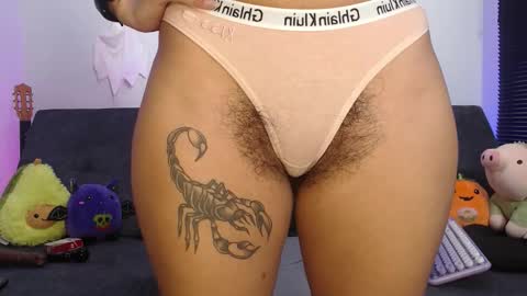 Snapshot of natalygreww chatting on 10/17/25, 02:19   online show from 10/17/25, 02:19