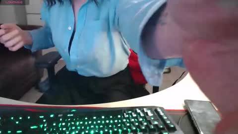 Max online show from 12/21/25, 05:20