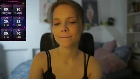 Snapshot of natasha__malkova chatting on 11/07/25, 09:31 natasha__malkova online show from 11/07/25, 09:31