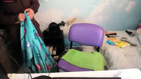 Natasha Bernett online show from 11/14/25, 04:06