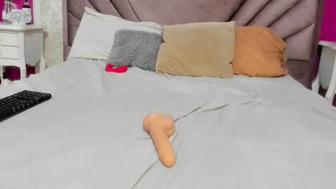 natasha online show from 10/11/25, 01:42