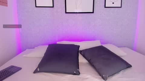 Snapshot of natasha_harpper chatting on 11/18/25, 11:03 Natasha online show from 11/18/25, 11:03