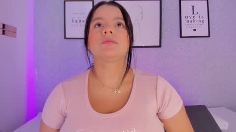 Snapshot of natasha_harpper chatting on 12/15/25, 11:36 Natasha online show from 12/15/25, 11:36