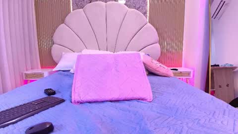 Snapshot of natasha_luna_ chatting on 11/13/25, 07:24 Natasha online show from 11/13/25, 07:24