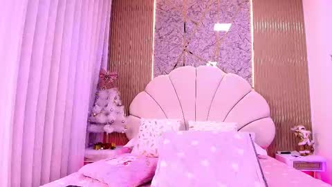 Snapshot of natasha_luna_ chatting on 11/28/25, 07:16 Natasha online show from 11/28/25, 07:16