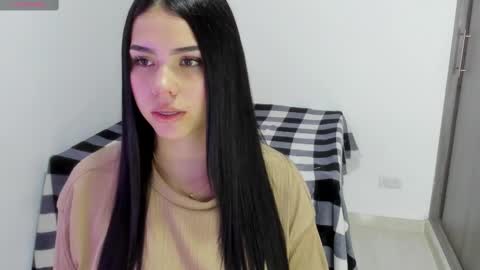 Natalia online show from 02/11/25, 03:50
