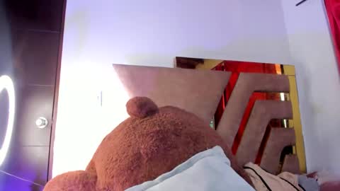 Natasha online show from 09/25/25, 04:11