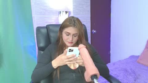 Snapshot of natasharobbins chatting on 09/25/25, 08:45 online show from 09/25/25, 08:45