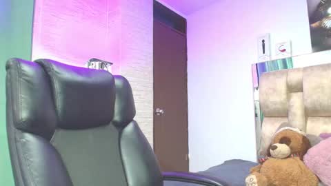 Snapshot of natasharobbins chatting on 10/05/25, 03:27 online show from 10/05/25, 03:27