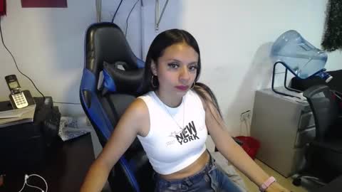 Snapshot of natashax_hot chatting on 02/08/25, 06:22 Natashax  online show from 02/08/25, 06:22
