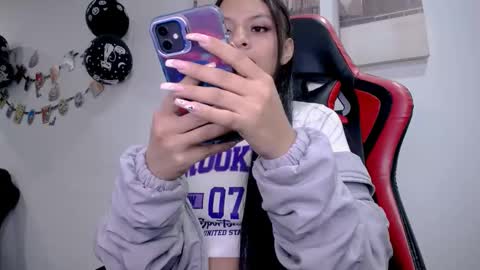 Snapshot of natashax_hot chatting on 10/17/25, 10:01 Natashax  online show from 10/17/25, 10:01