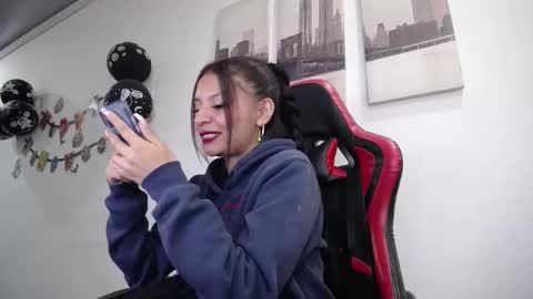 Snapshot of natashax_hot chatting on 10/21/25, 04:08 Natashax  online show from 10/21/25, 04:08