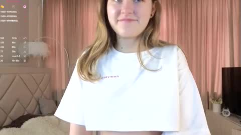 Snapshot of natashiareichow chatting on 10/18/25, 07:20 Nata online show from 10/18/25, 07:20