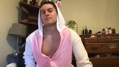 Snapshot of natetheexplorer chatting on 10/30/25, 10:43 natetheexplorer online show from 10/30/25, 10:43