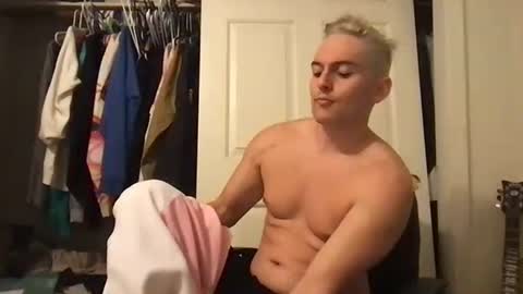 Snapshot of natetheexplorer chatting on 11/01/25, 05:42 natetheexplorer online show from 11/01/25, 05:42