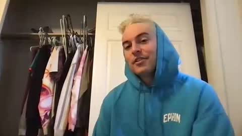 Snapshot of natetheexplorer chatting on 11/05/25, 09:04 natetheexplorer online show from 11/05/25, 09:04