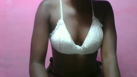 Snapshot of nathalia069 chatting on 02/26/26, 04:22 nathalia069 online show from 02/26/26, 04:22