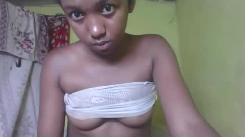 Snapshot of nathalia069 chatting on 03/08/26, 02:04 nathalia069 online show from 03/08/26, 02:04