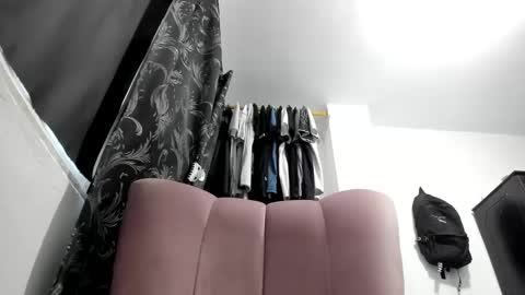 Snapshot of nathalia_hottman chatting on 10/03/25, 04:37 NATHALIA online show from 10/03/25, 04:37