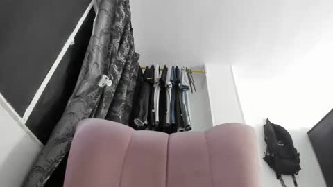 Snapshot of nathalia_hottman chatting on 10/13/25, 04:40 NATHALIA online show from 10/13/25, 04:40