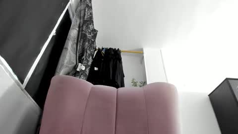 Snapshot of nathalia_hottman chatting on 11/25/25, 04:40 NATHALIA online show from 11/25/25, 04:40