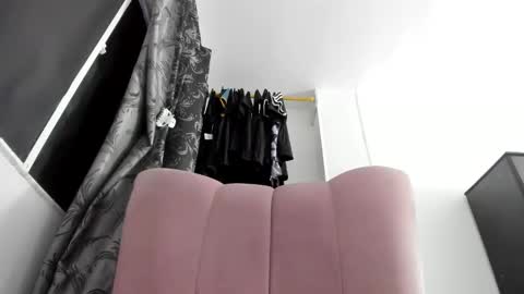 Snapshot of nathalia_hottman chatting on 11/28/25, 01:58 NATHALIA online show from 11/28/25, 01:58