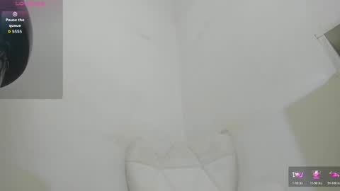 Nathalia Isaza online show from 05/04/26, 01:34
