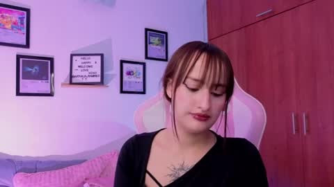 Snapshot of nathalia_ramirez_ chatting on 03/31/26, 05:41 Nathalia Ramirez online show from 03/31/26, 05:41