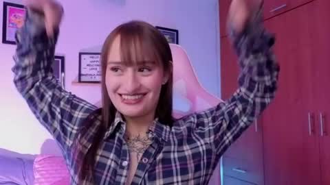 Snapshot of nathalia_ramirez_ chatting on 04/14/26, 12:38 Nathalia Ramirez online show from 04/14/26, 12:38