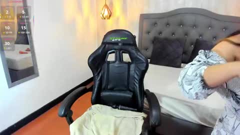 N A T H A L I A online show from 02/18/25, 07:09